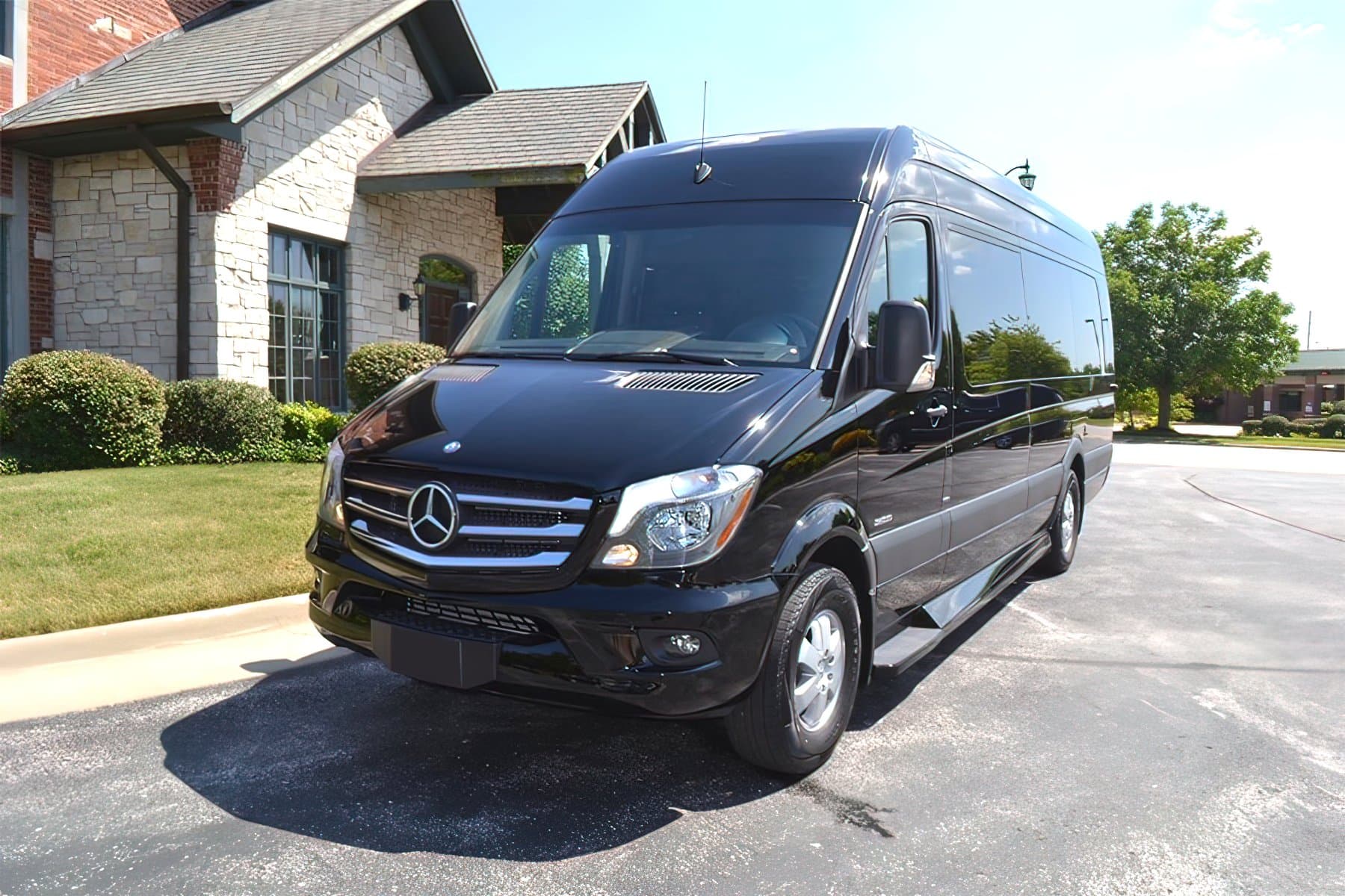 12 PAX MERCEDES PARTY BUS - Party Bus for charter