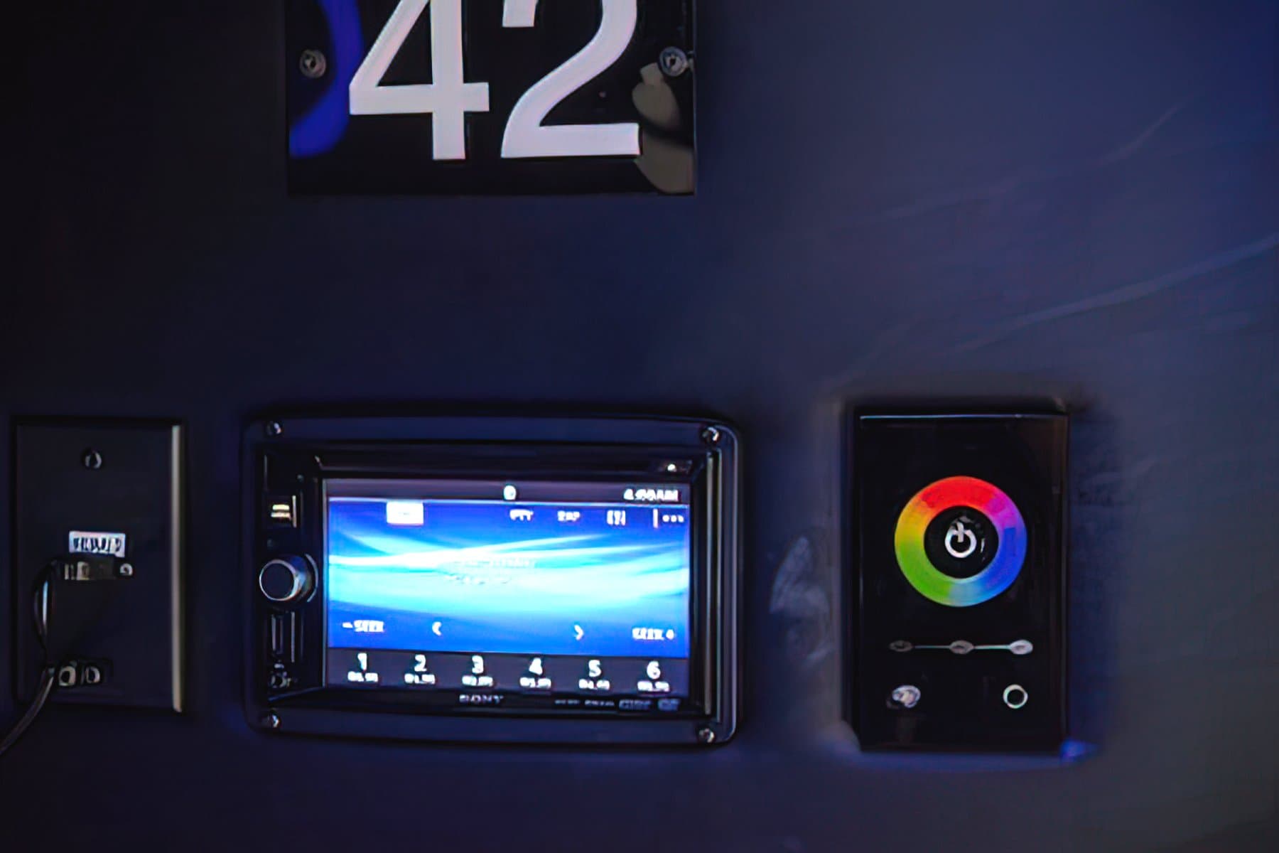 20 PASSENGER LIMO VAN exterior 6