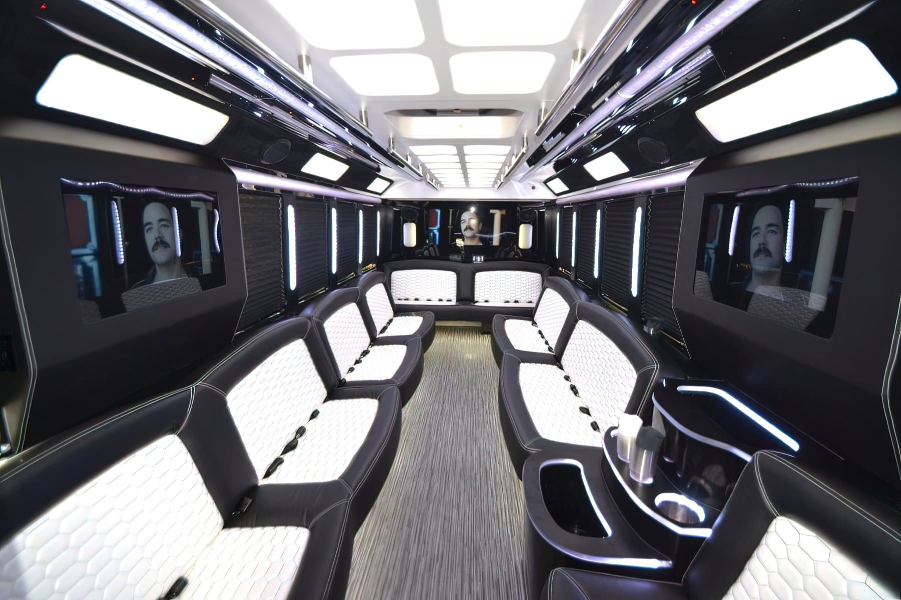 28 Passenger Party Bus exterior 4