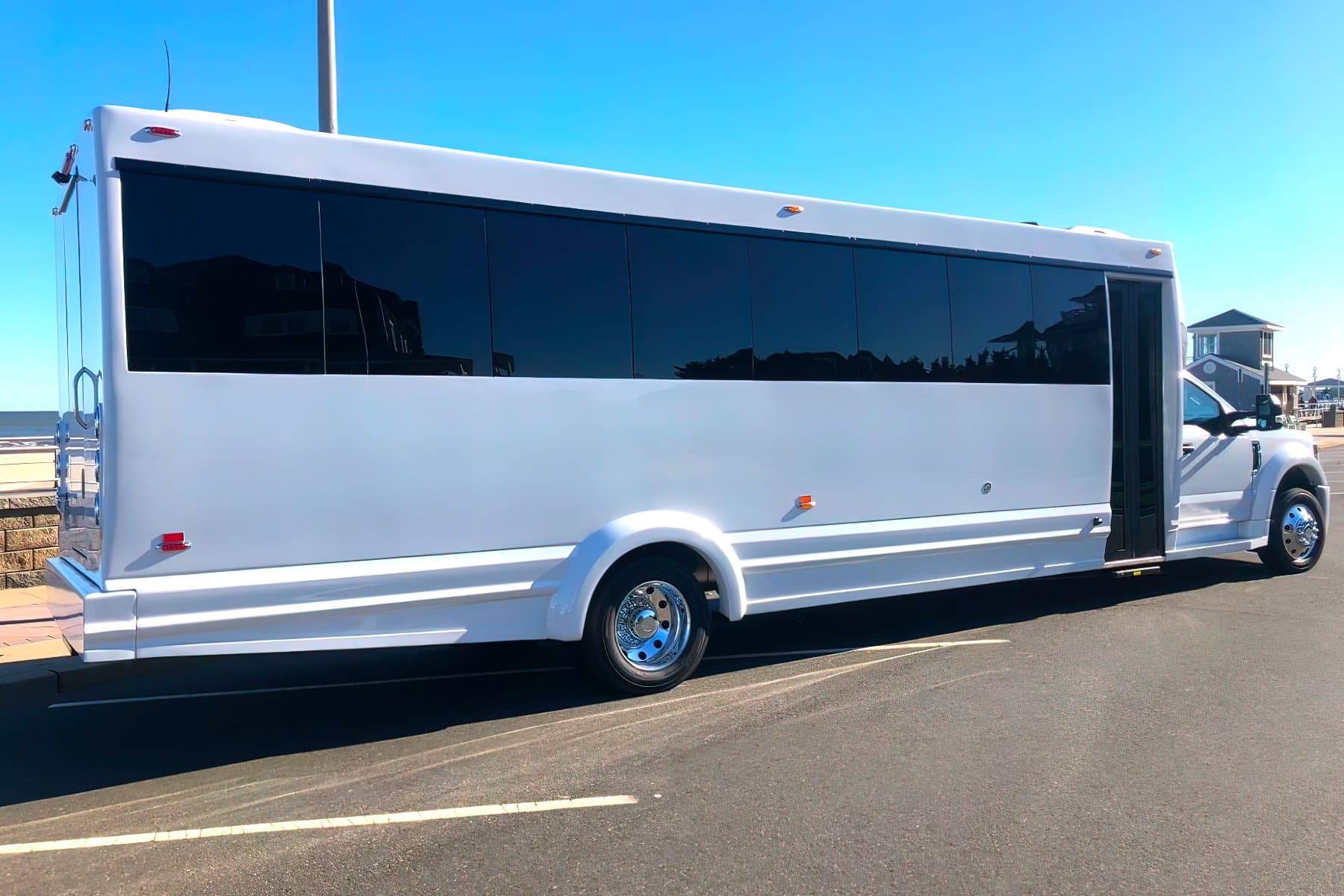28 Passenger Party Bus exterior 11