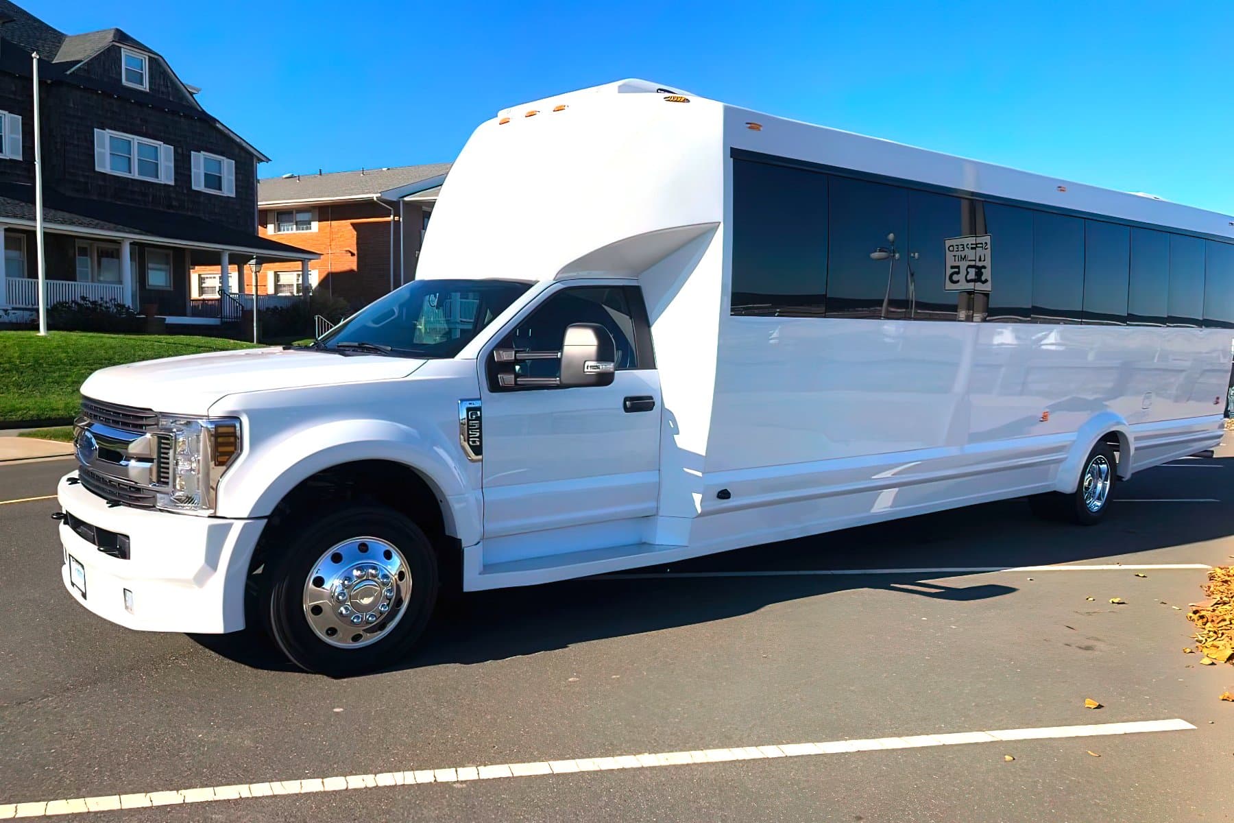 28 Passenger Party Bus exterior 12