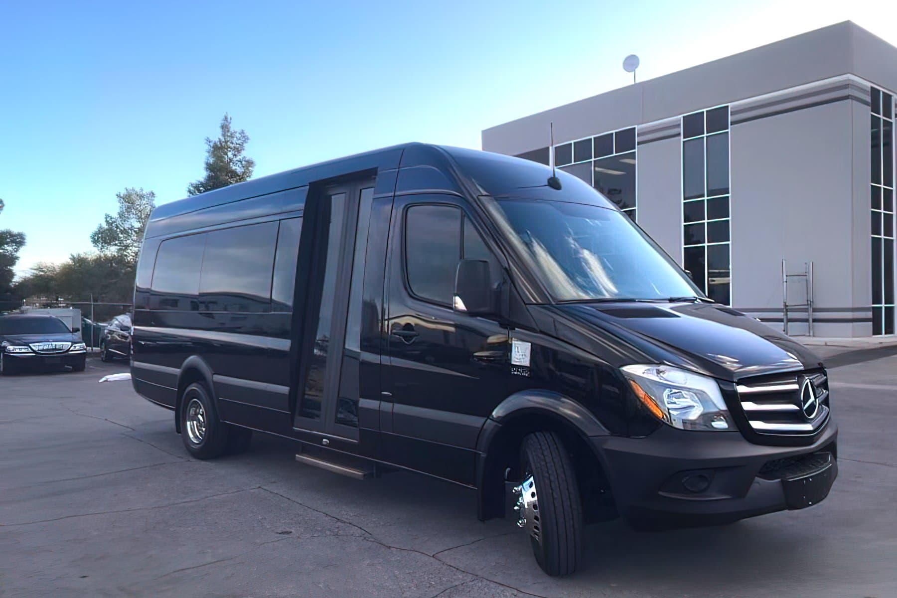 14 Passenger Executive Shuttle - Motor Coach for charter