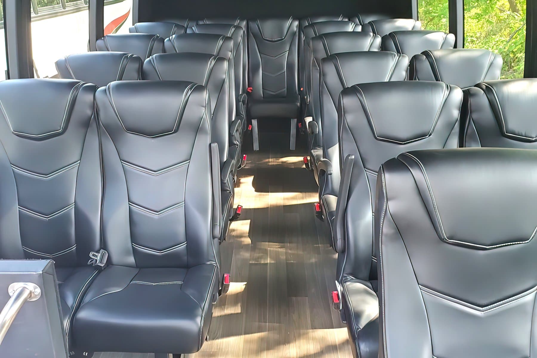 23 PASSENGER MINI BUS exterior 2