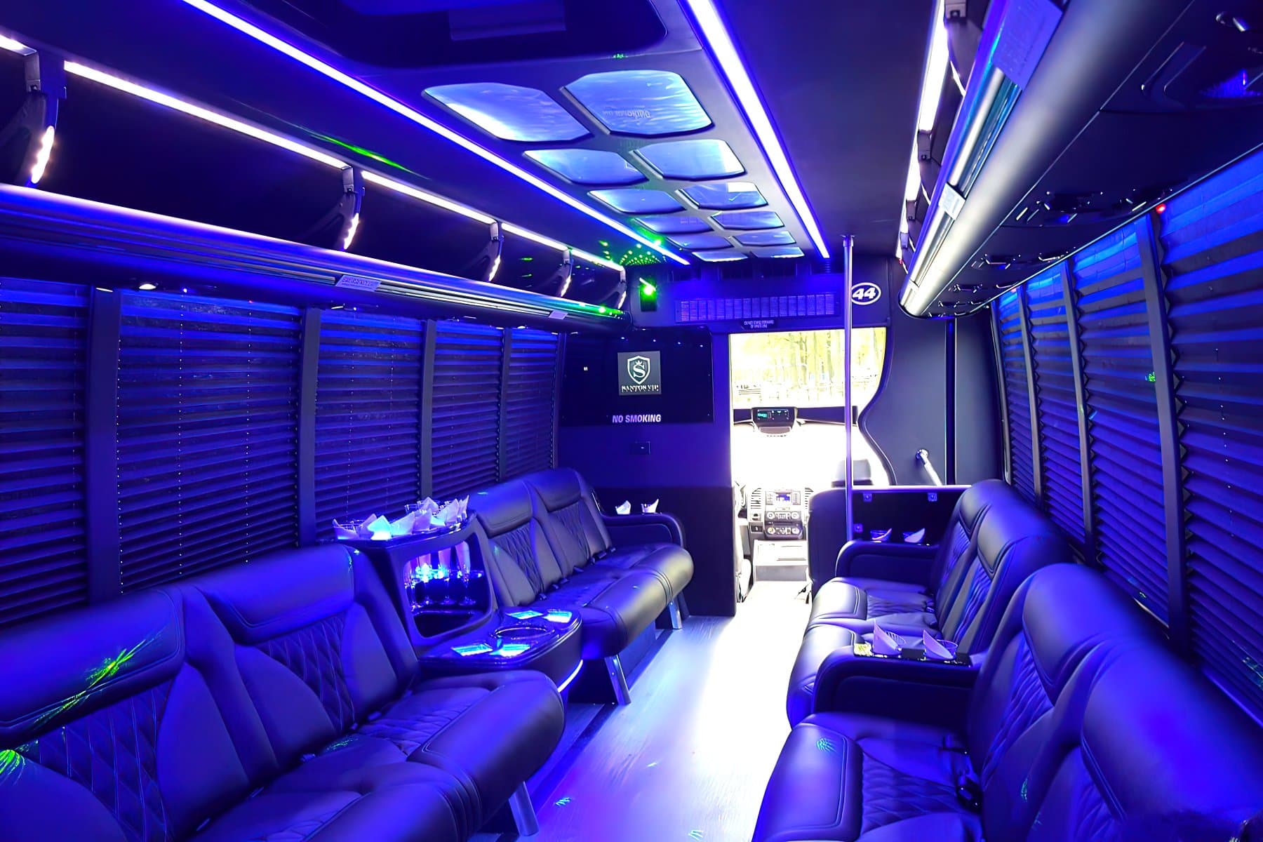 22 PAX PARTY BUS exterior 2