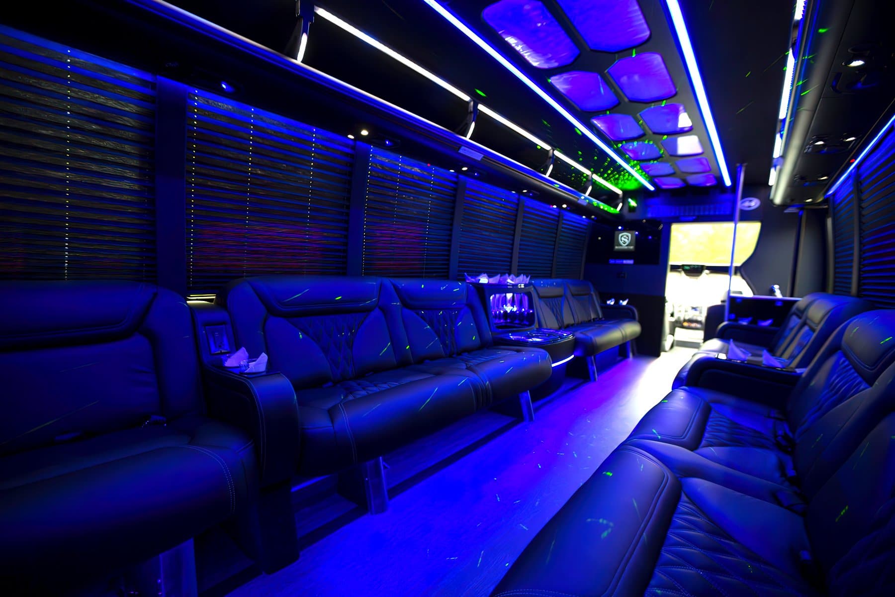 22 PAX PARTY BUS exterior 3