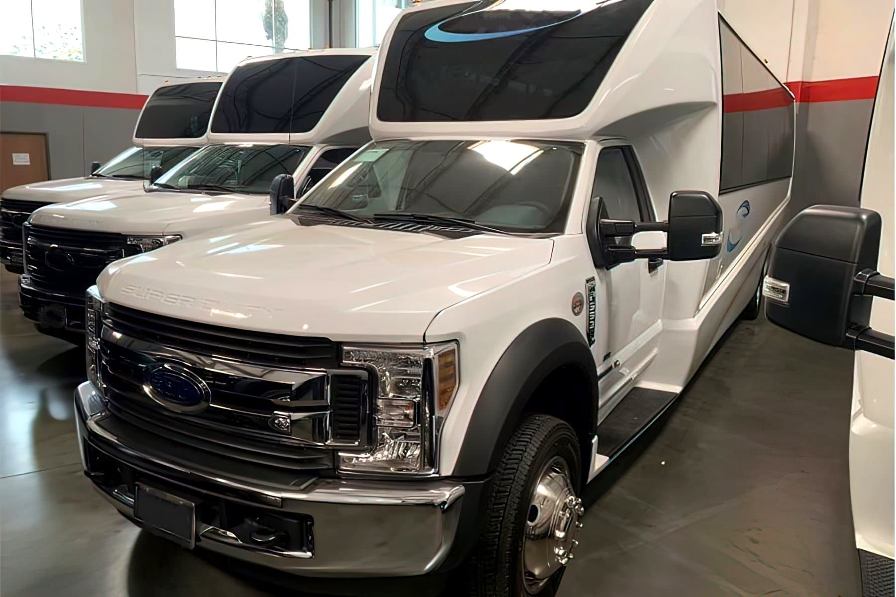 28 PASSENGER BUS - Motor Coach for charter