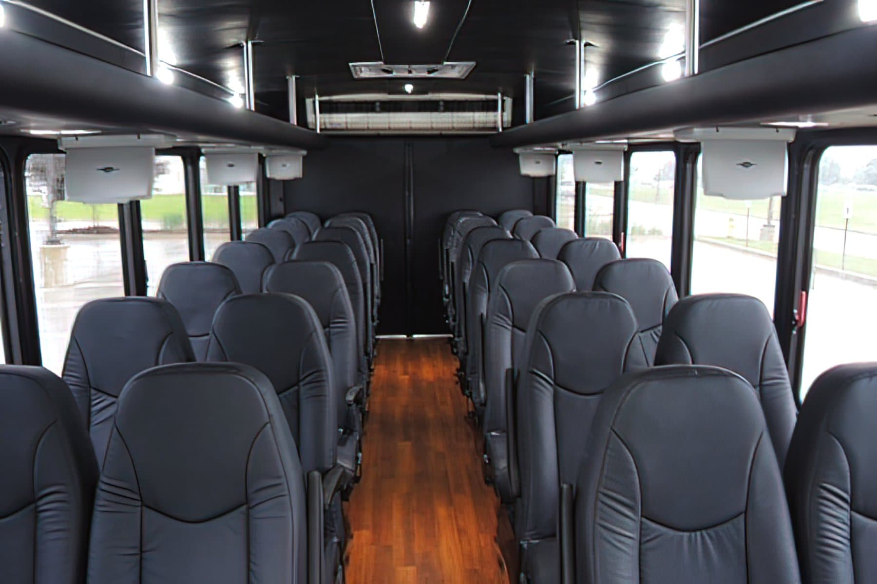 28  PASSENGER EXECUTIVE COACH exterior 2