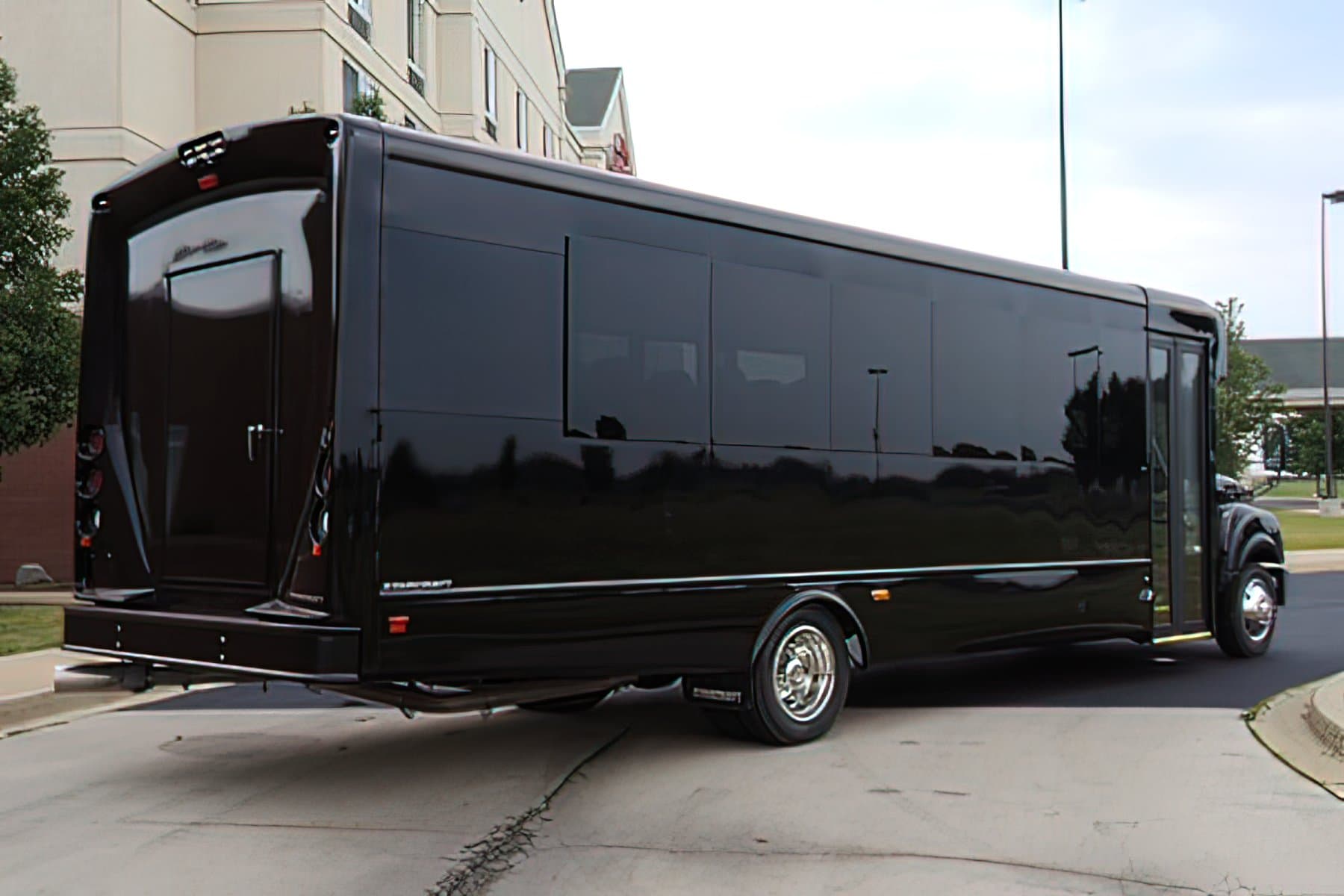 28  PASSENGER EXECUTIVE COACH exterior 6
