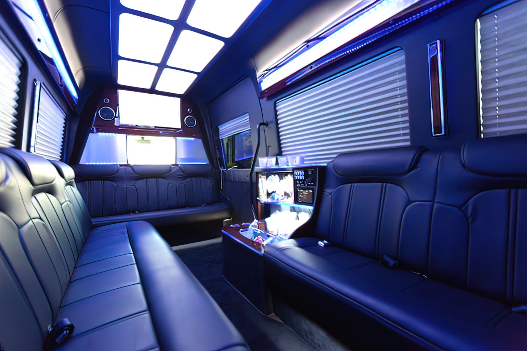 10 PAX Mercedes-Benz Limousine Sprinter - Van for charter