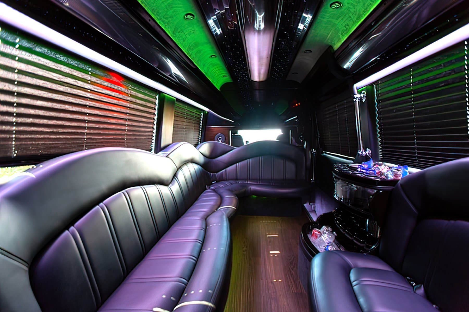 10 PAX Mercedes-Benz Limousine Sprinter exterior 3