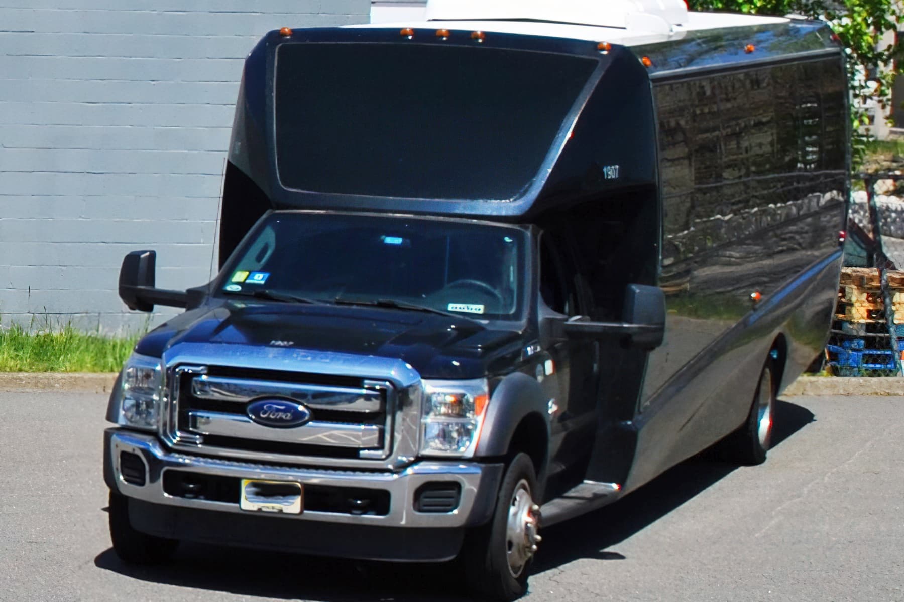 27 Passenger Bus - Motor Coach for charter