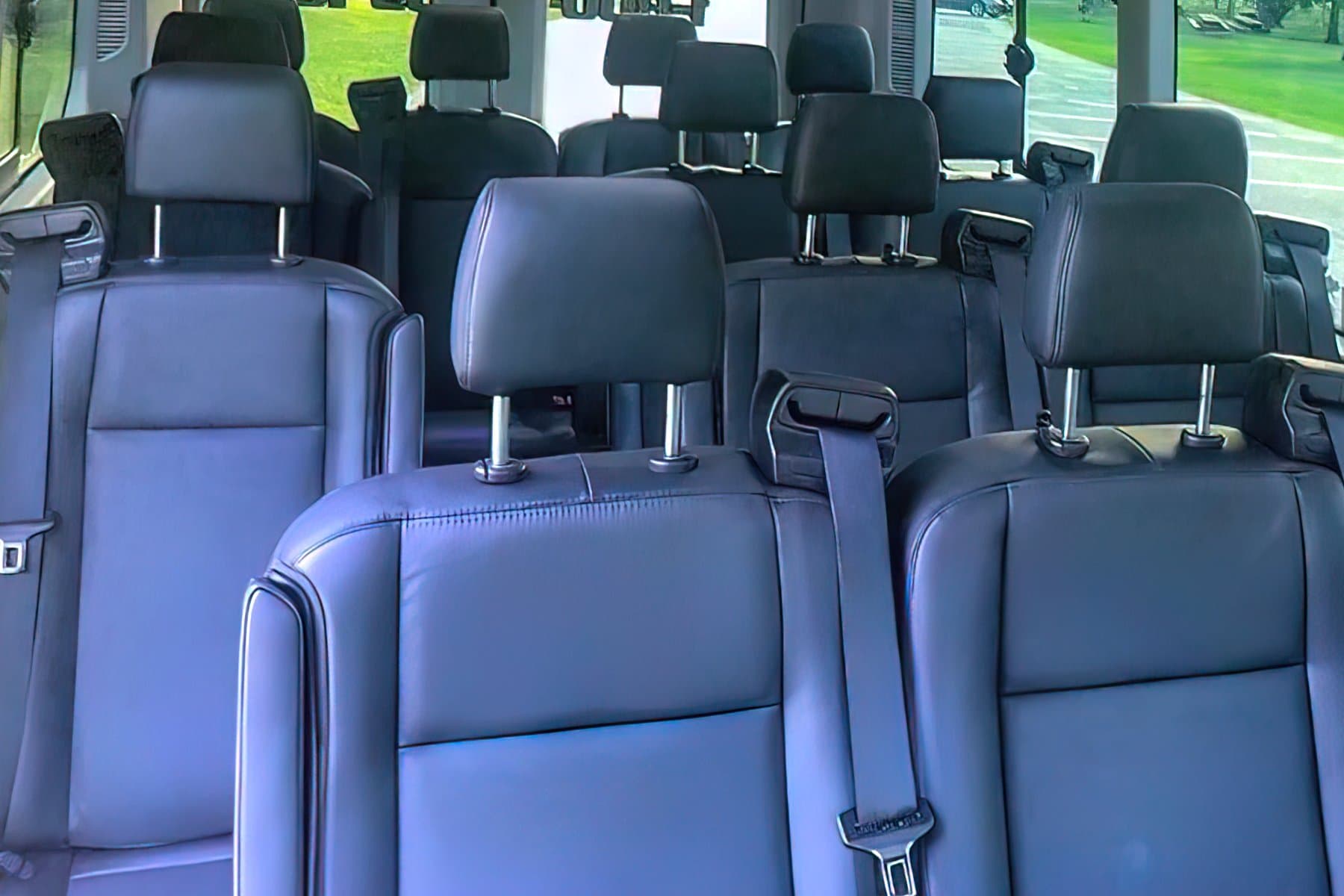 14 Passenger Executive Shuttle Coach exterior 4