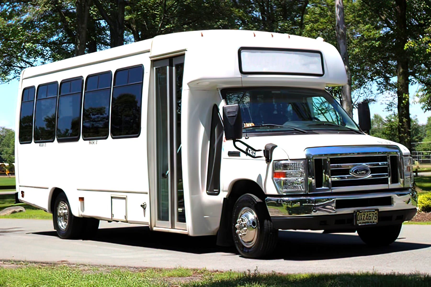 25 PASSENGER MINI BUSES - Mini Bus for charter