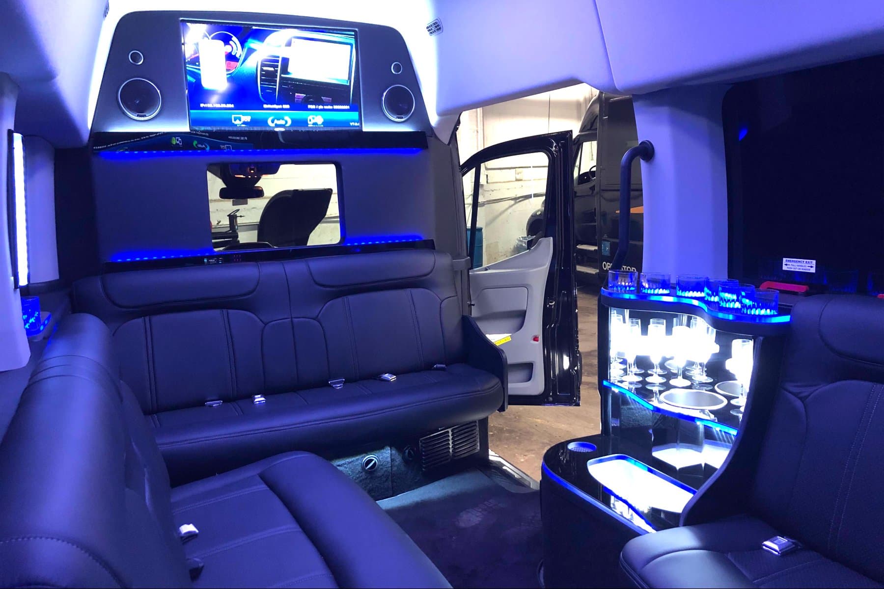 10 PAX Limo Van exterior 2