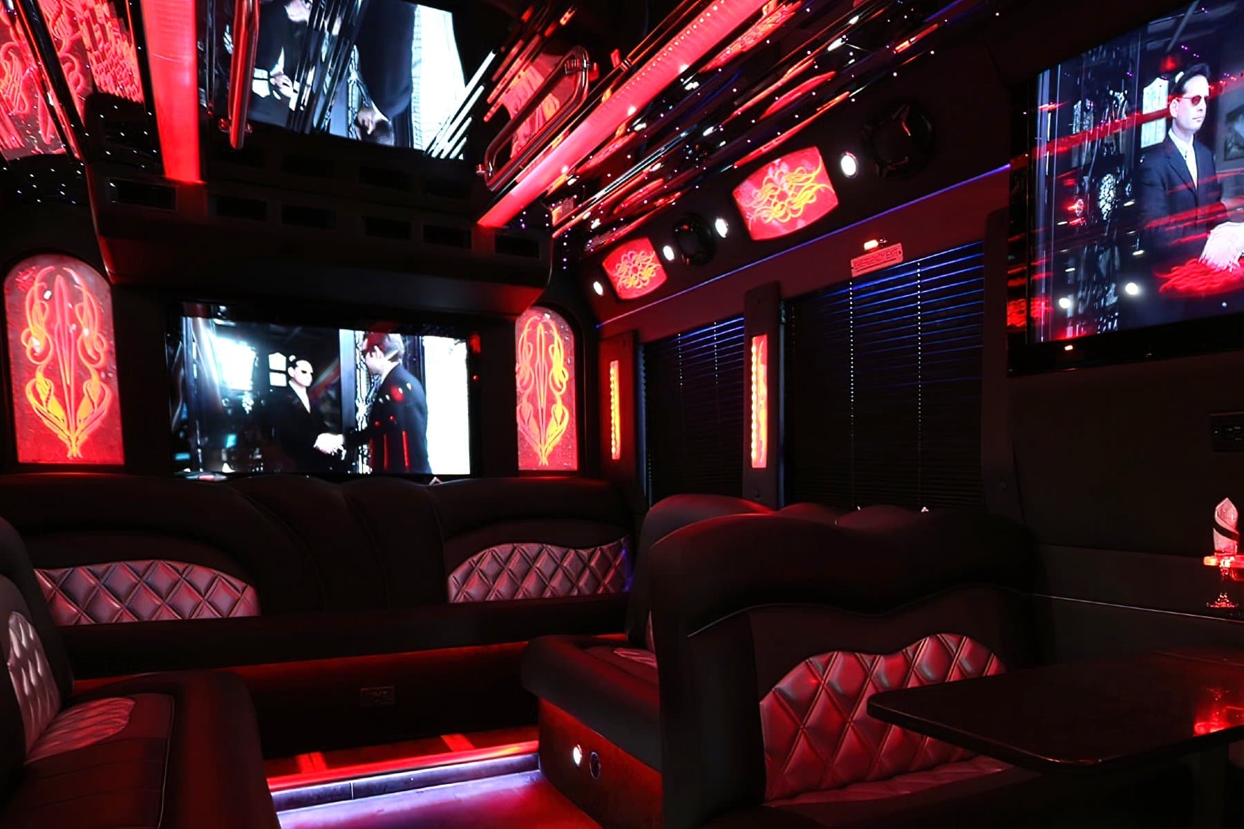 38 PAX Party Bus exterior 4