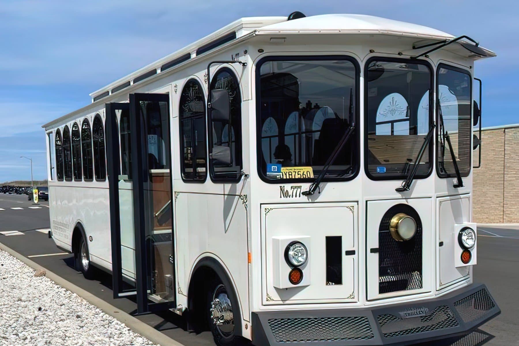 28 PAX WEDDING TROLLEY - Trolley for charter