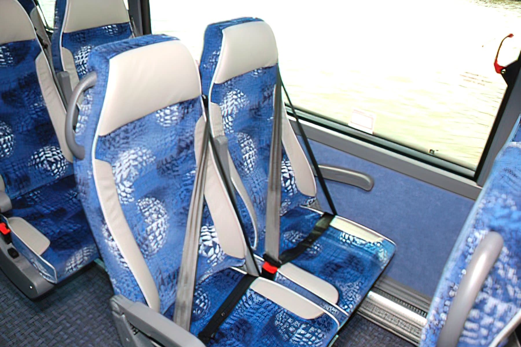 38 Passenger Van Hool CX35 exterior 2