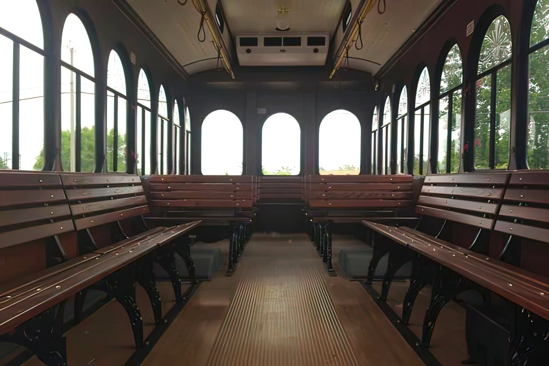 32 PAX Trolley  Sir Lancelot exterior 3