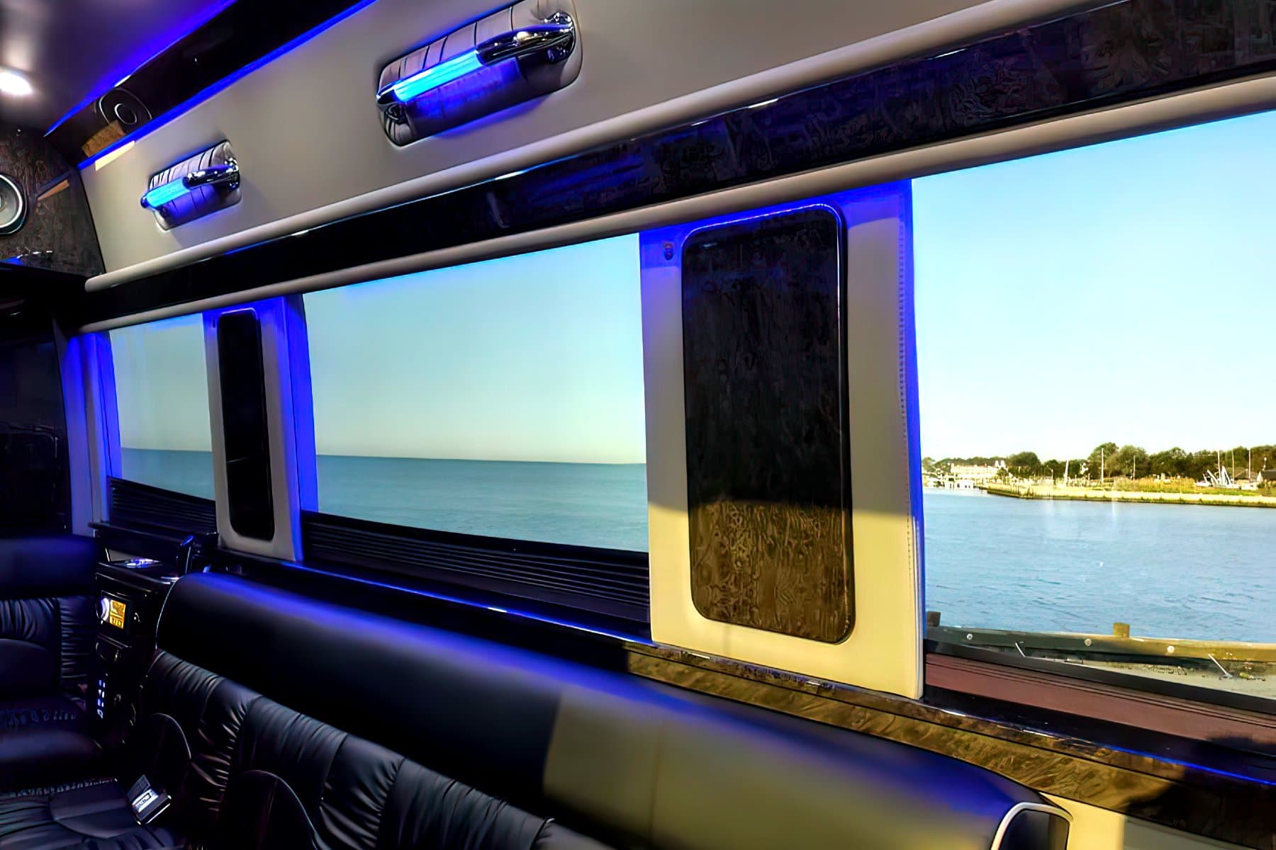 12 PAX MERCEDES SPRINTER LIMO exterior 8