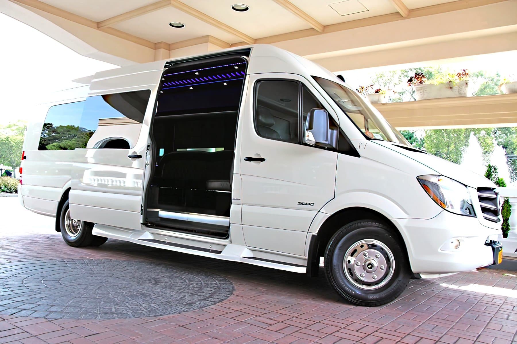 12 PAX MERCEDES PARTY BUS exterior 2