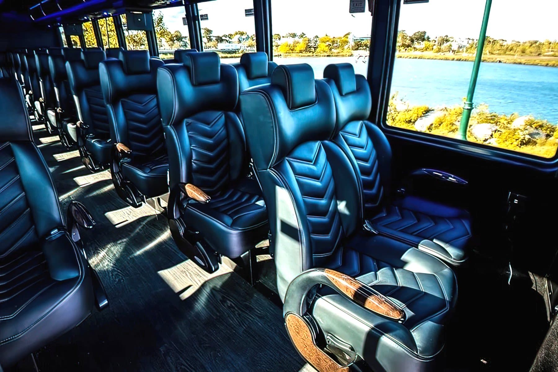 38 PASSENGER MINICOACH exterior 2