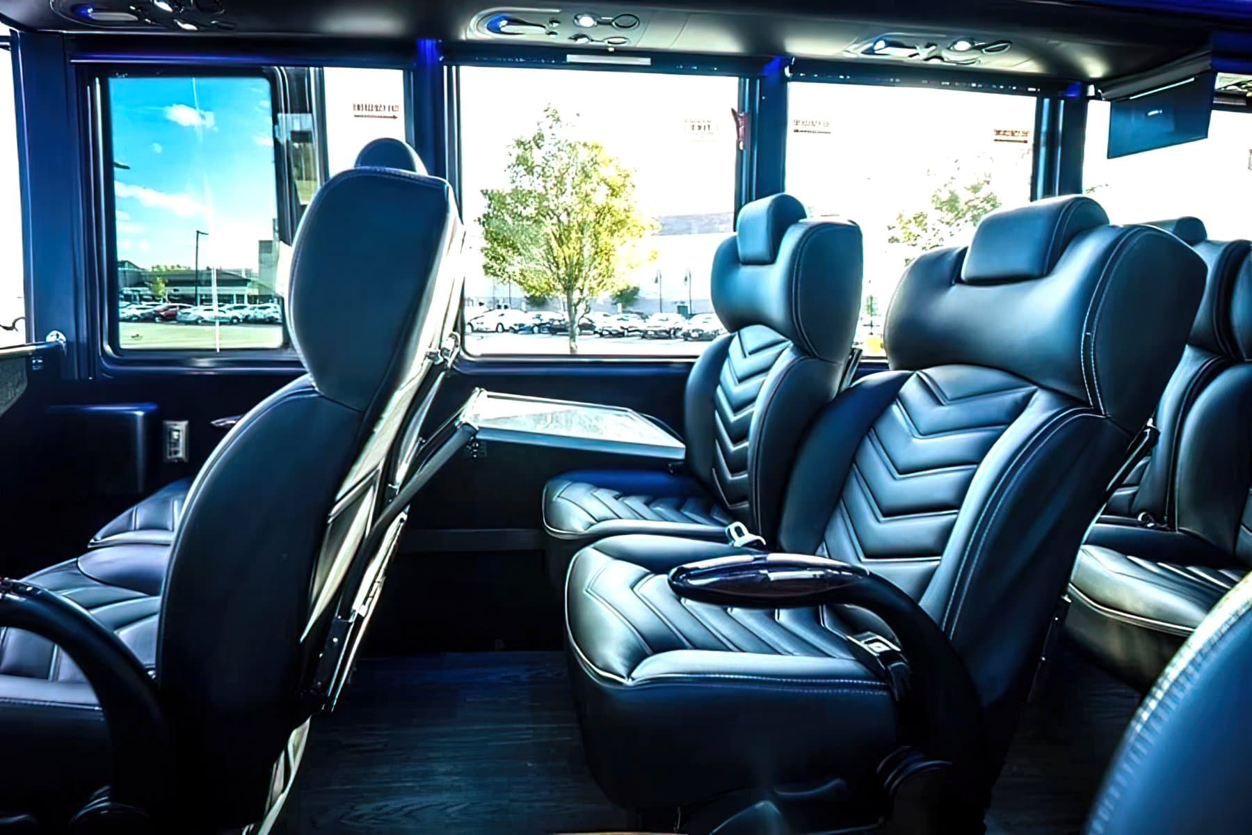 38 PASSENGER MINICOACH exterior 3