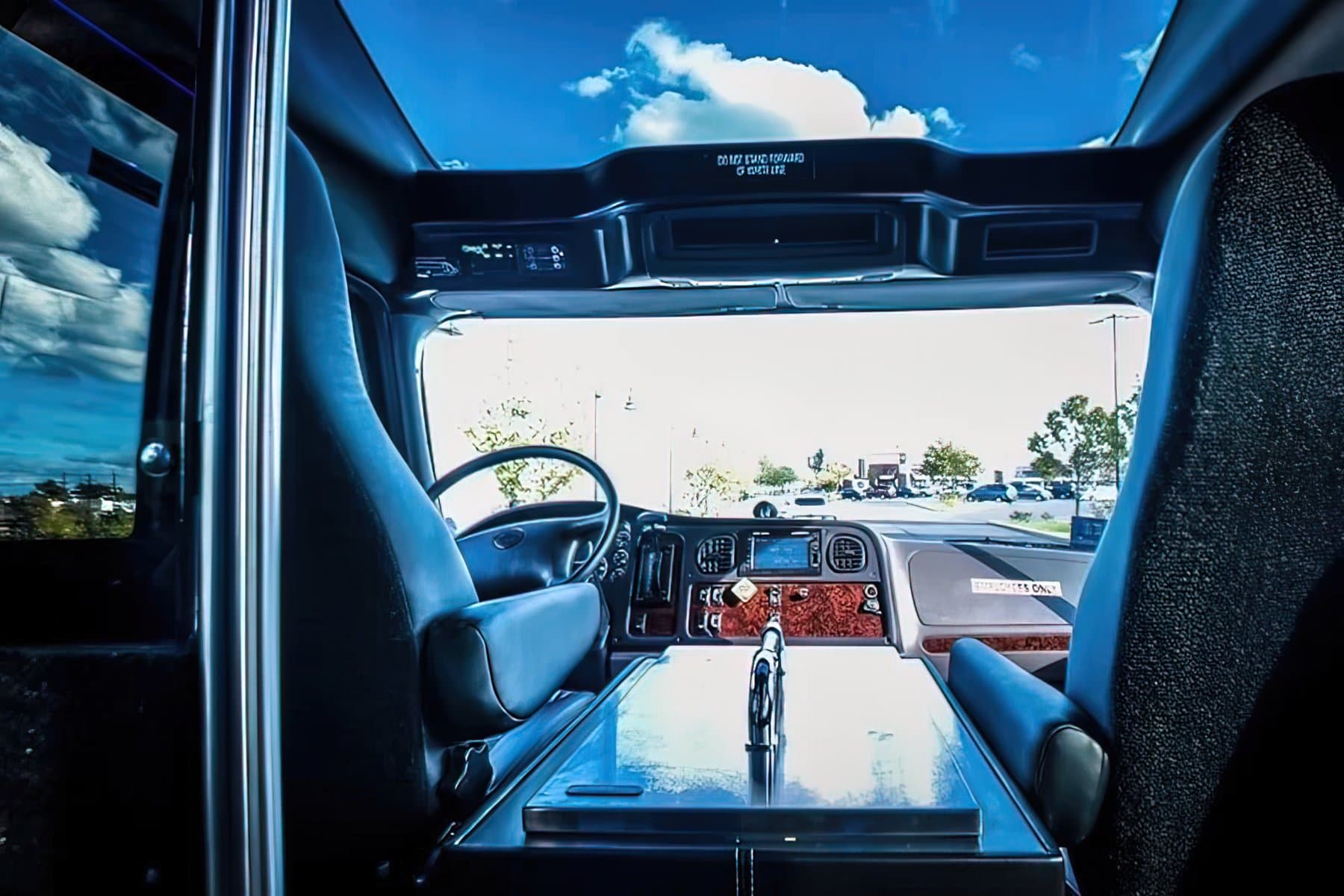 38 PASSENGER MINICOACH exterior 7