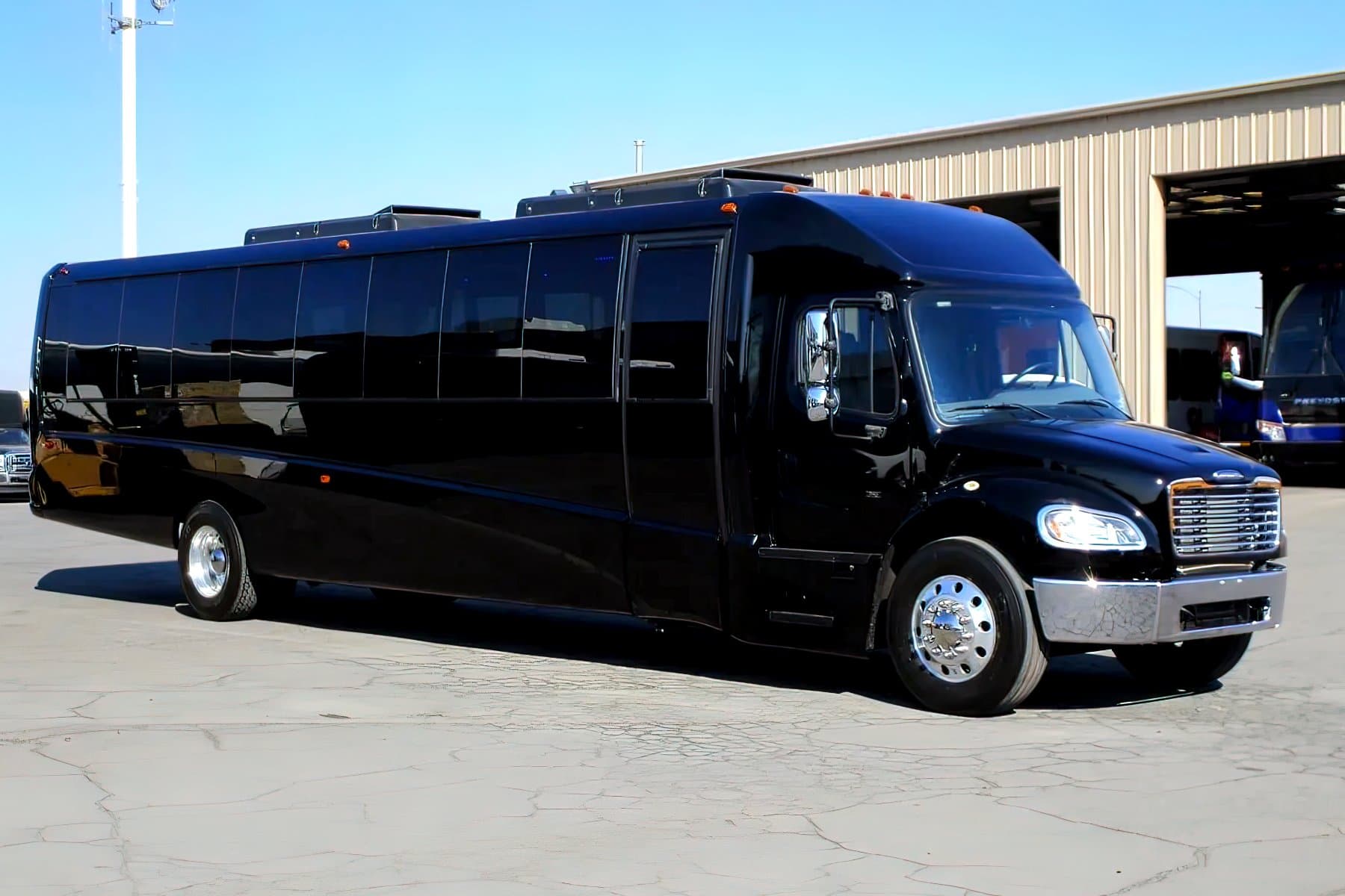 38 PASSENGER MINICOACH exterior 11