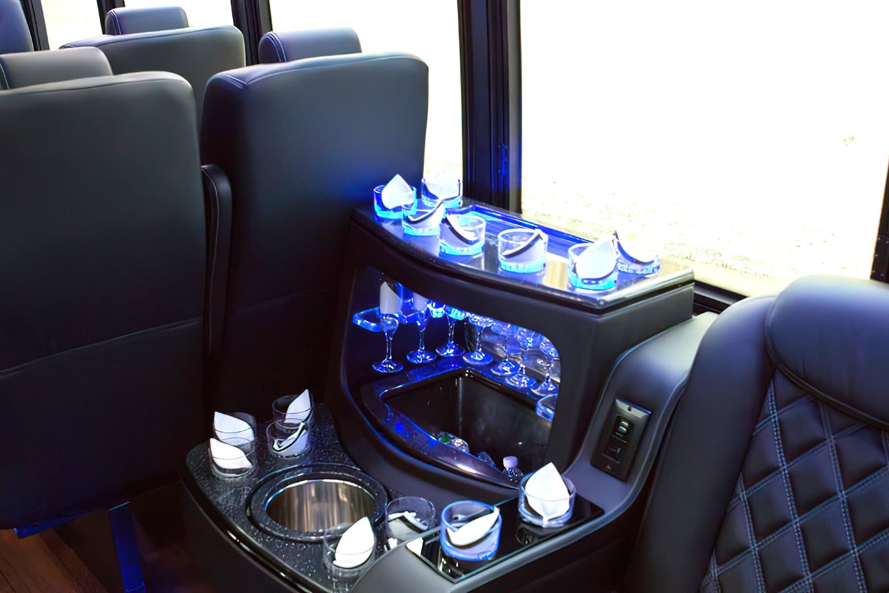 33 PAX Multi-Use Bus exterior 4