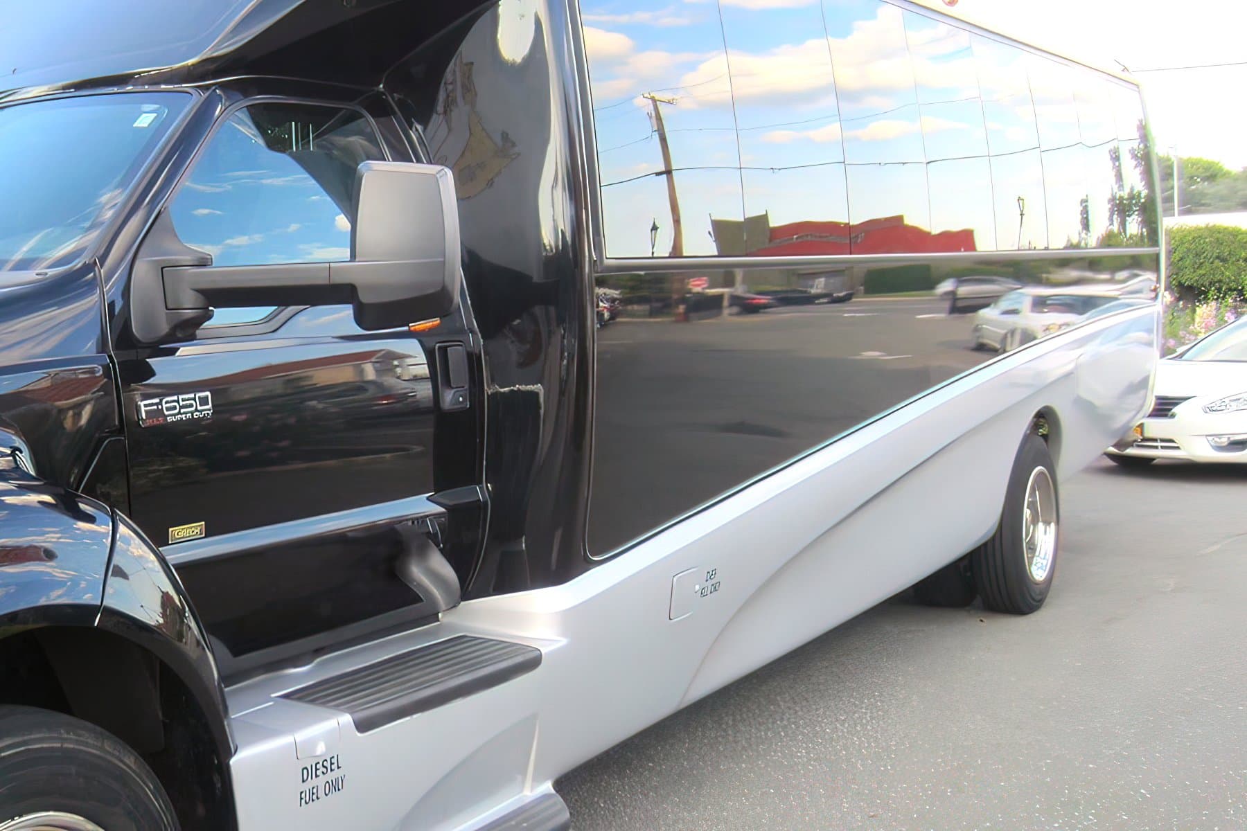 33 PAX Multi-Use Bus exterior 11