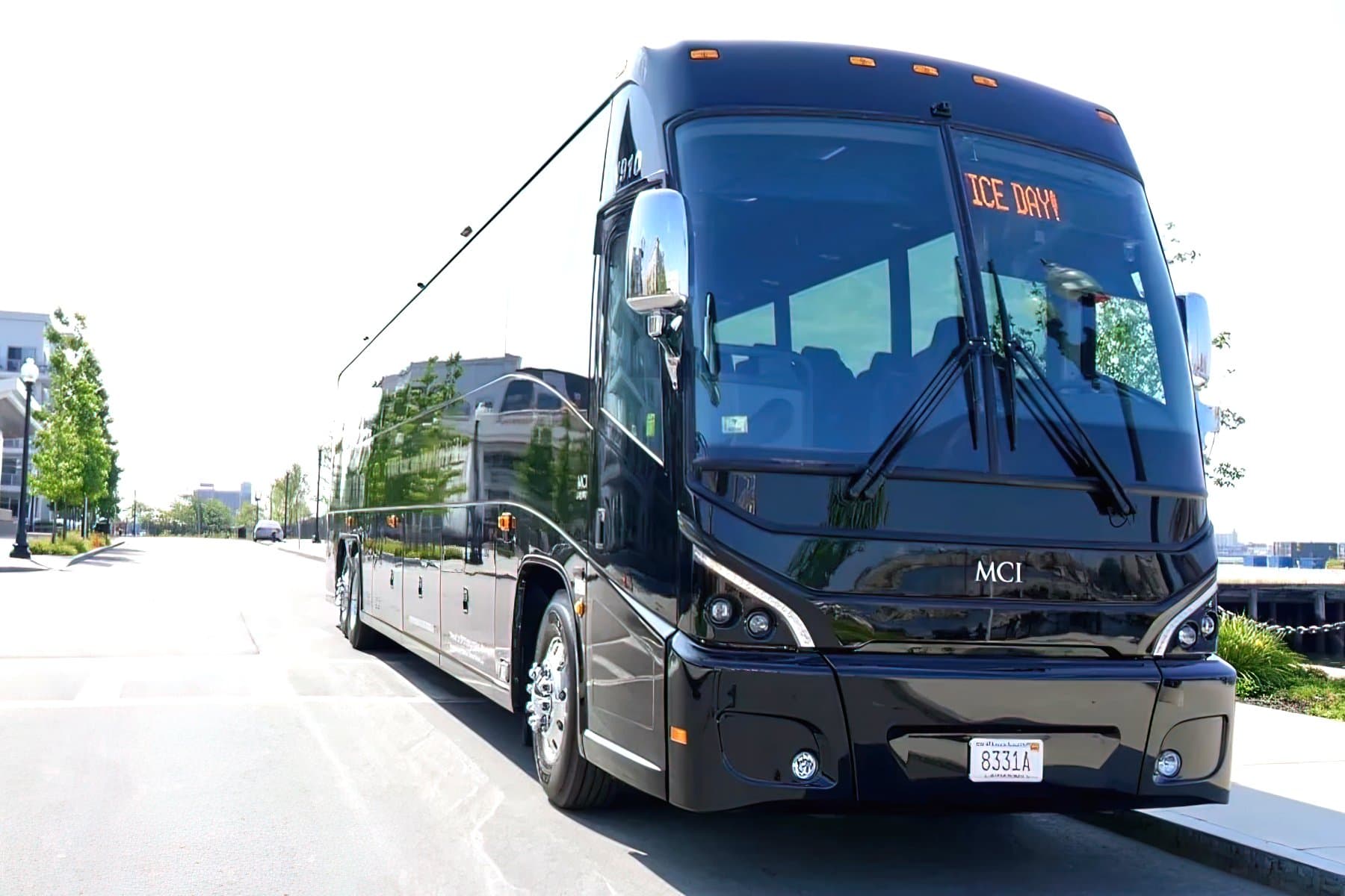 49 PAX Deluxe Motor Coach - Motor Coach for charter