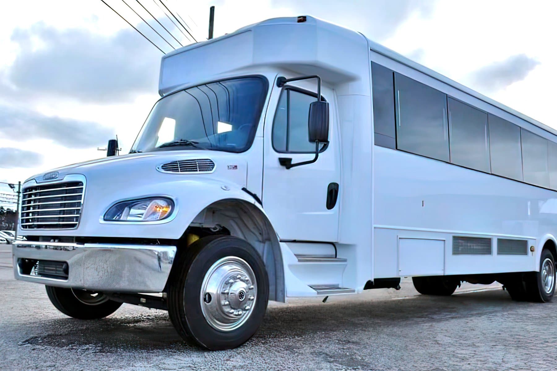 38 PAX Executive Party Bus - Party Bus for charter