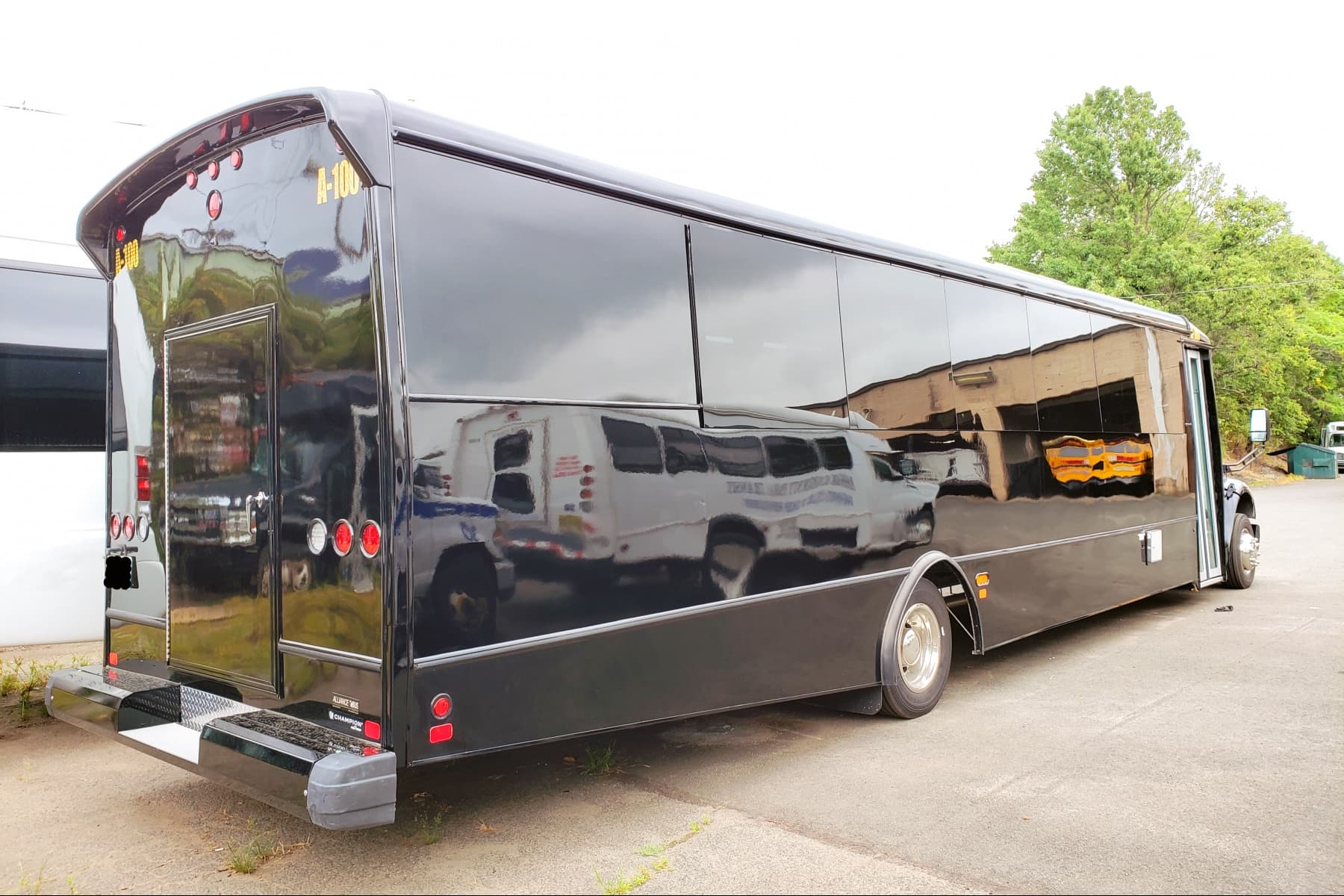 38 PAX Bus - Motor Coach for charter