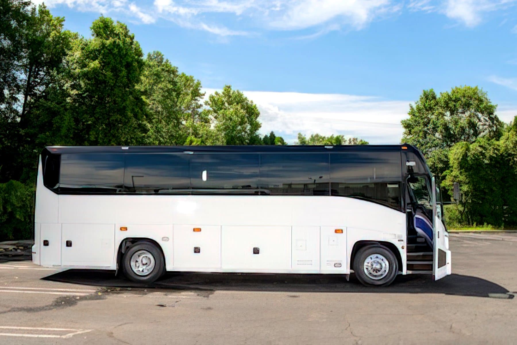 44 PASSENGER MOTOR COACH - Motor Coach for charter