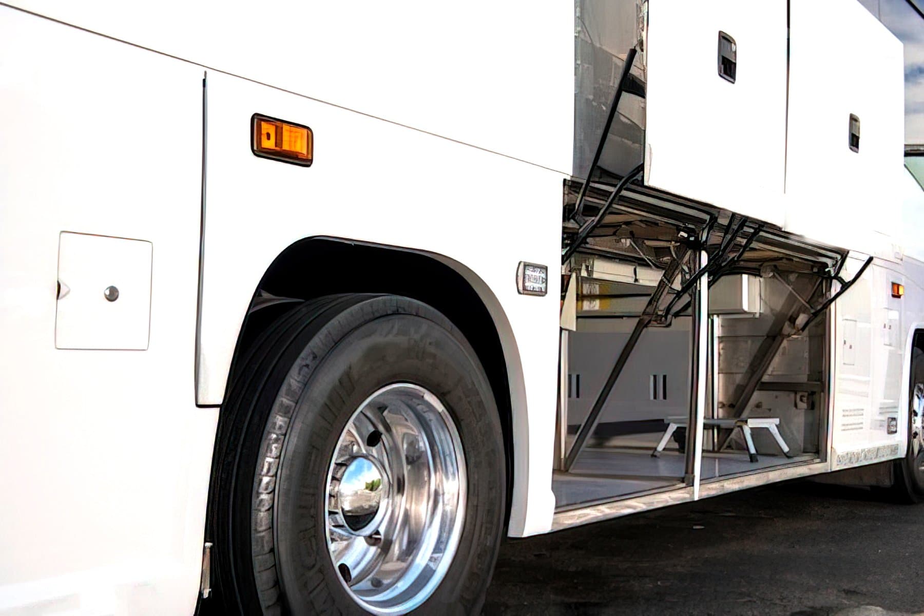 44 PASSENGER MOTOR COACH exterior 6