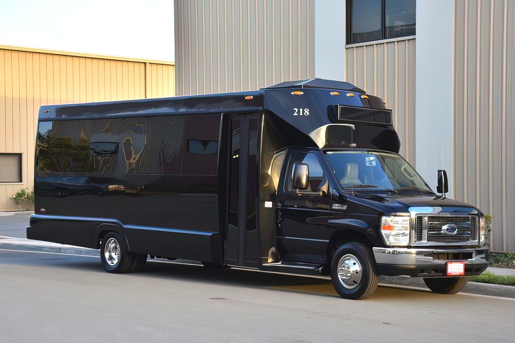 22 PAX PARTY BUS - Party Bus for charter