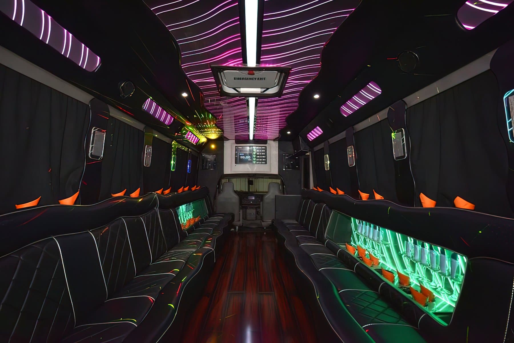 22 PAX PARTY BUS exterior 2