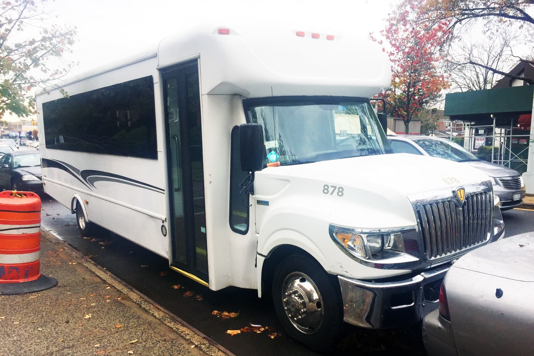 28PAX Party Bus - Party Bus for charter
