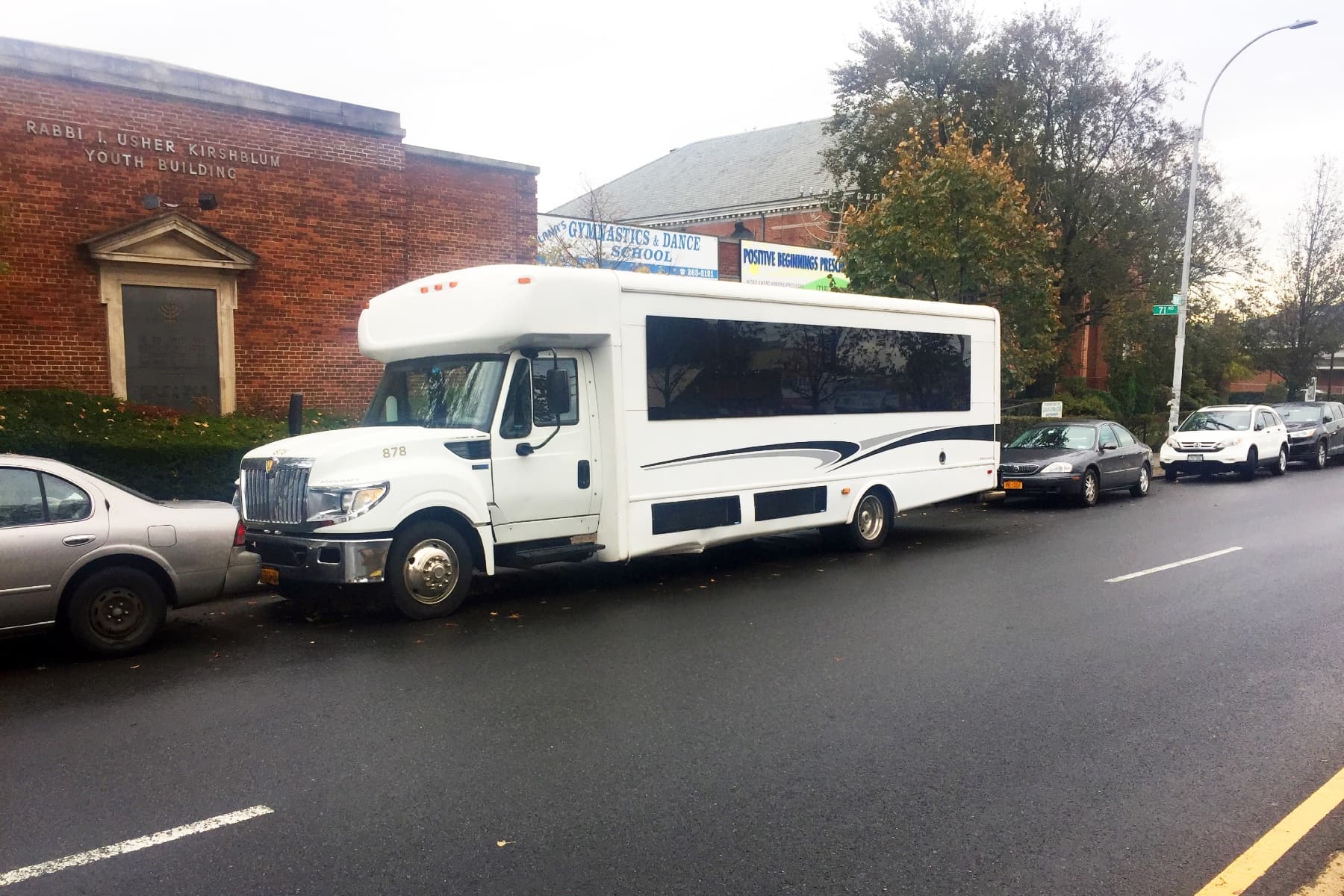 28PAX Party Bus exterior 3