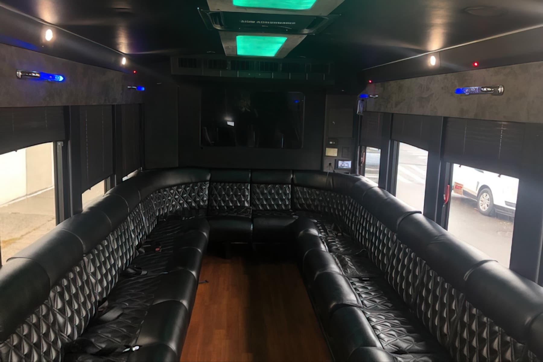28PAX Party Bus exterior 4