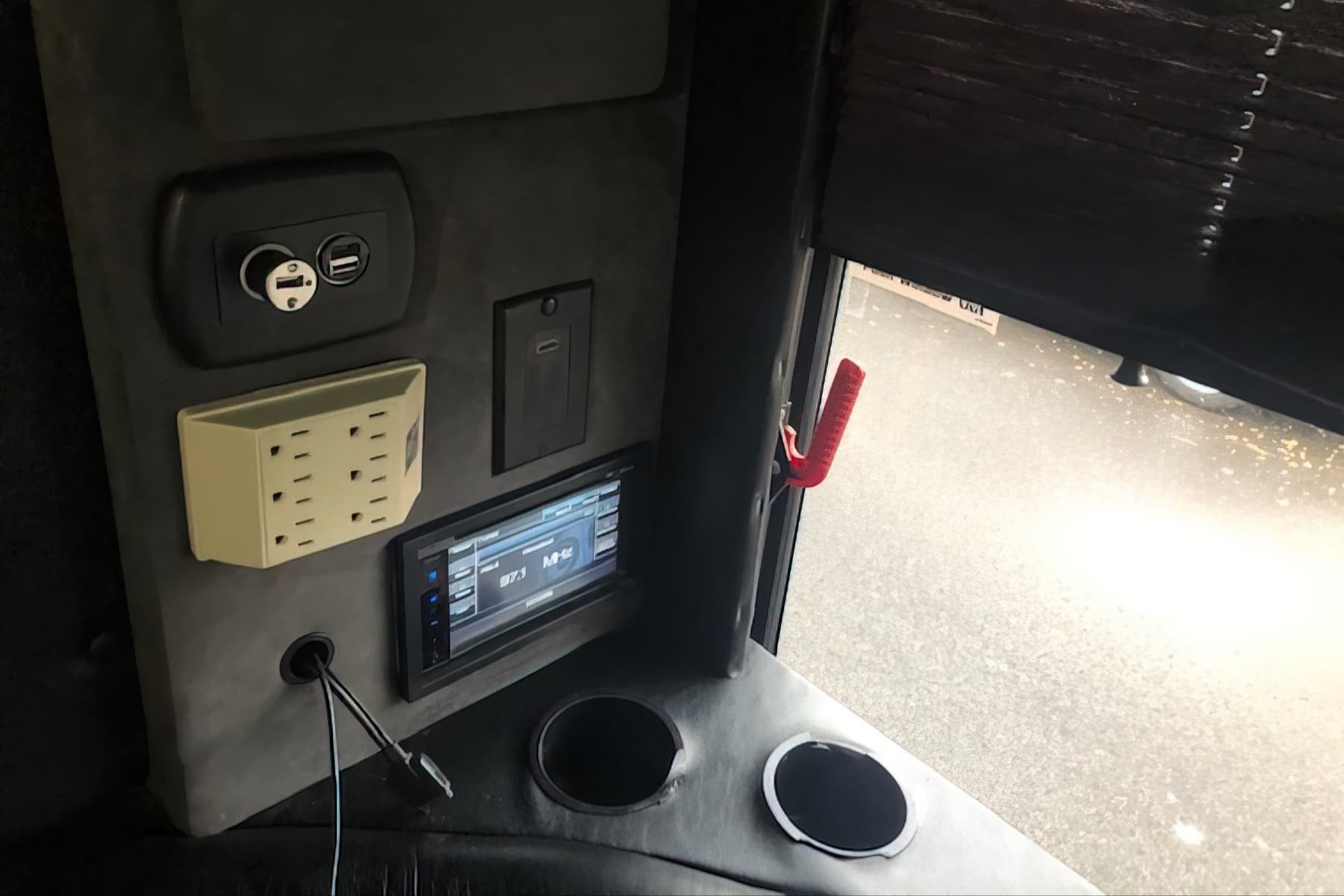 28PAX Party Bus exterior 10