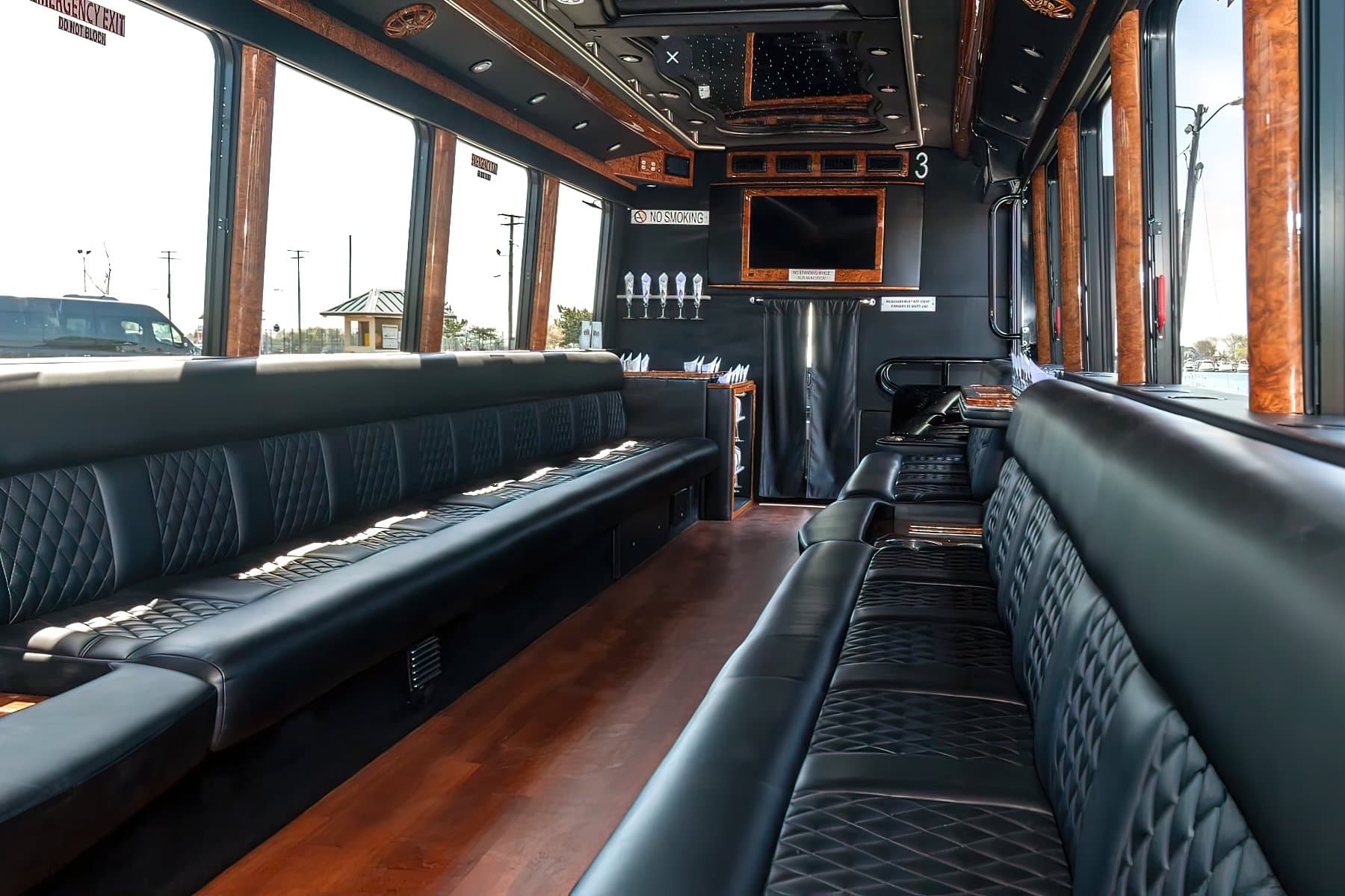 30 PAX PARTY BUS exterior 5