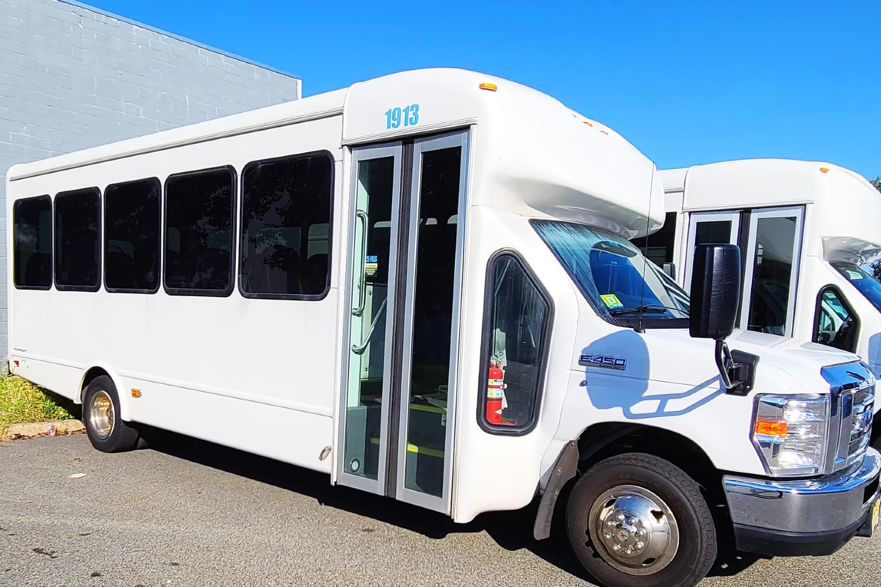 25 Passenger Bus - Motor Coach for charter