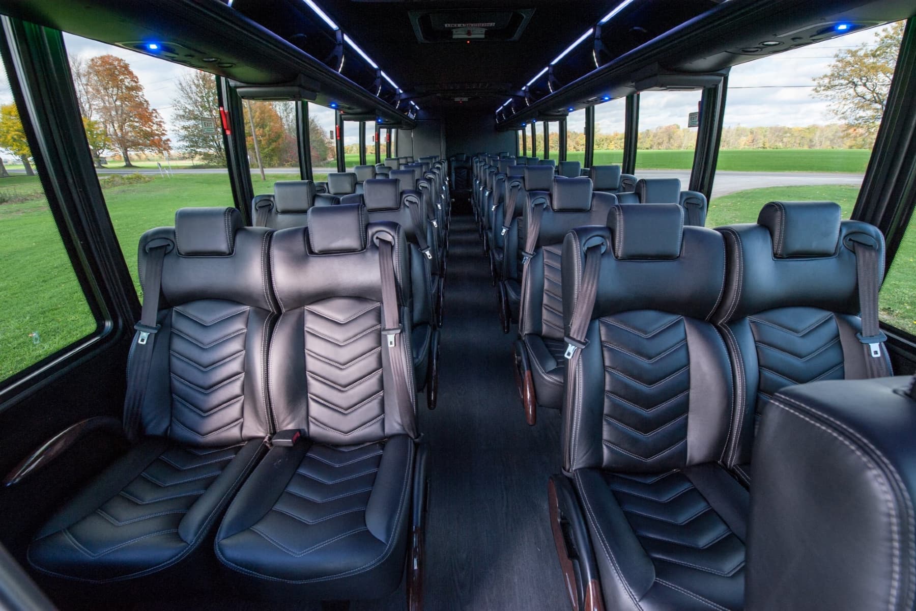 Mid Size Coach with Lavatory exterior 3