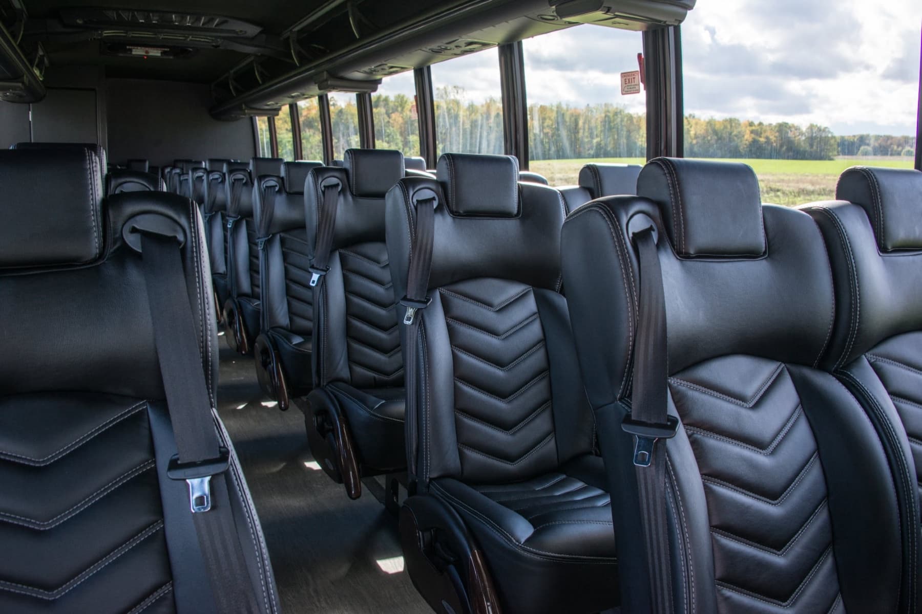 Mid Size Coach with Lavatory exterior 4