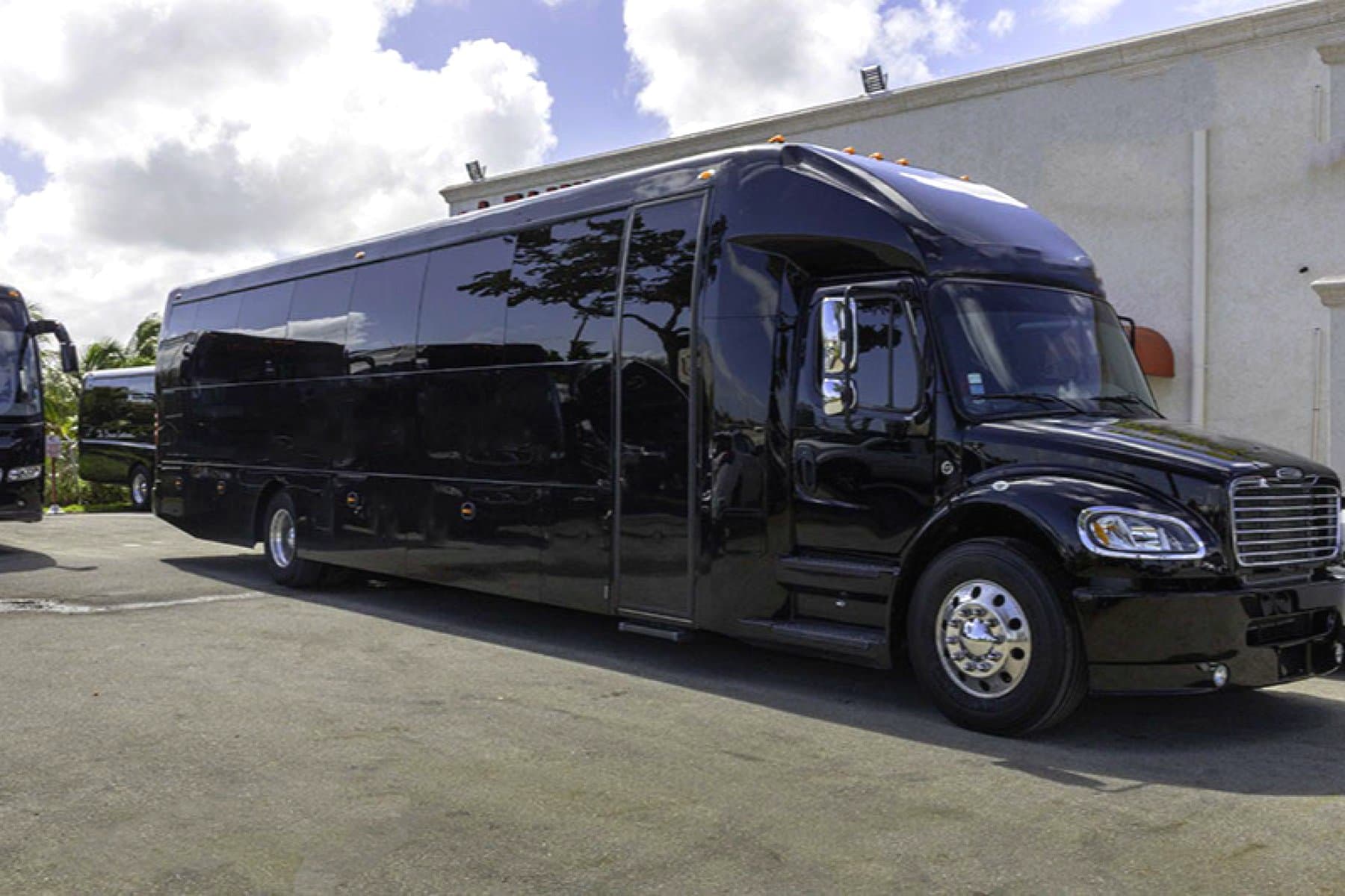 50 Passenger Grech Freightliner exterior 3