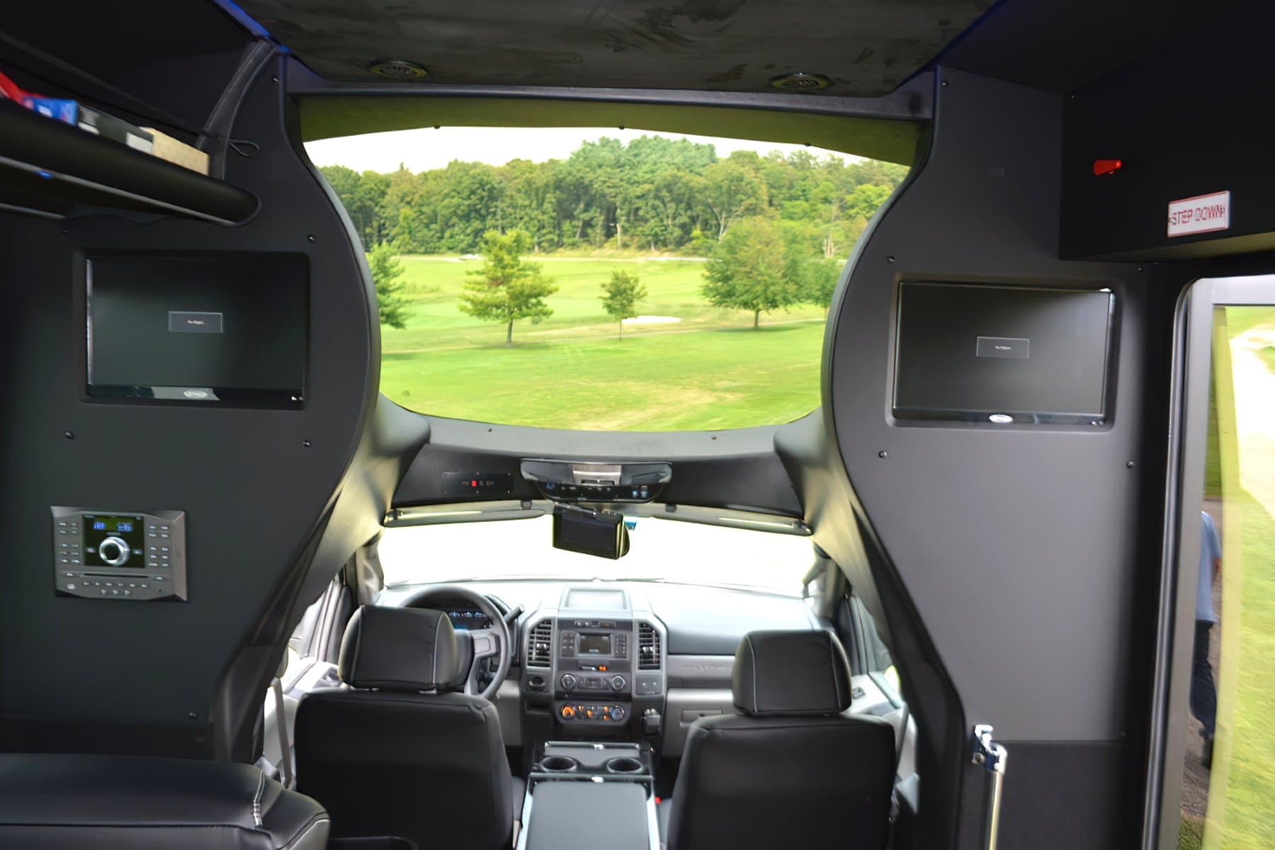 27 Passenger Bus exterior 4