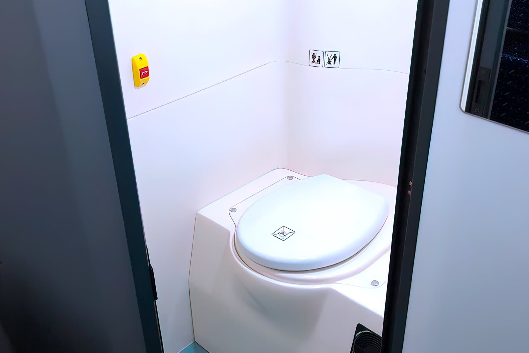 30 PAX Bus exterior 3