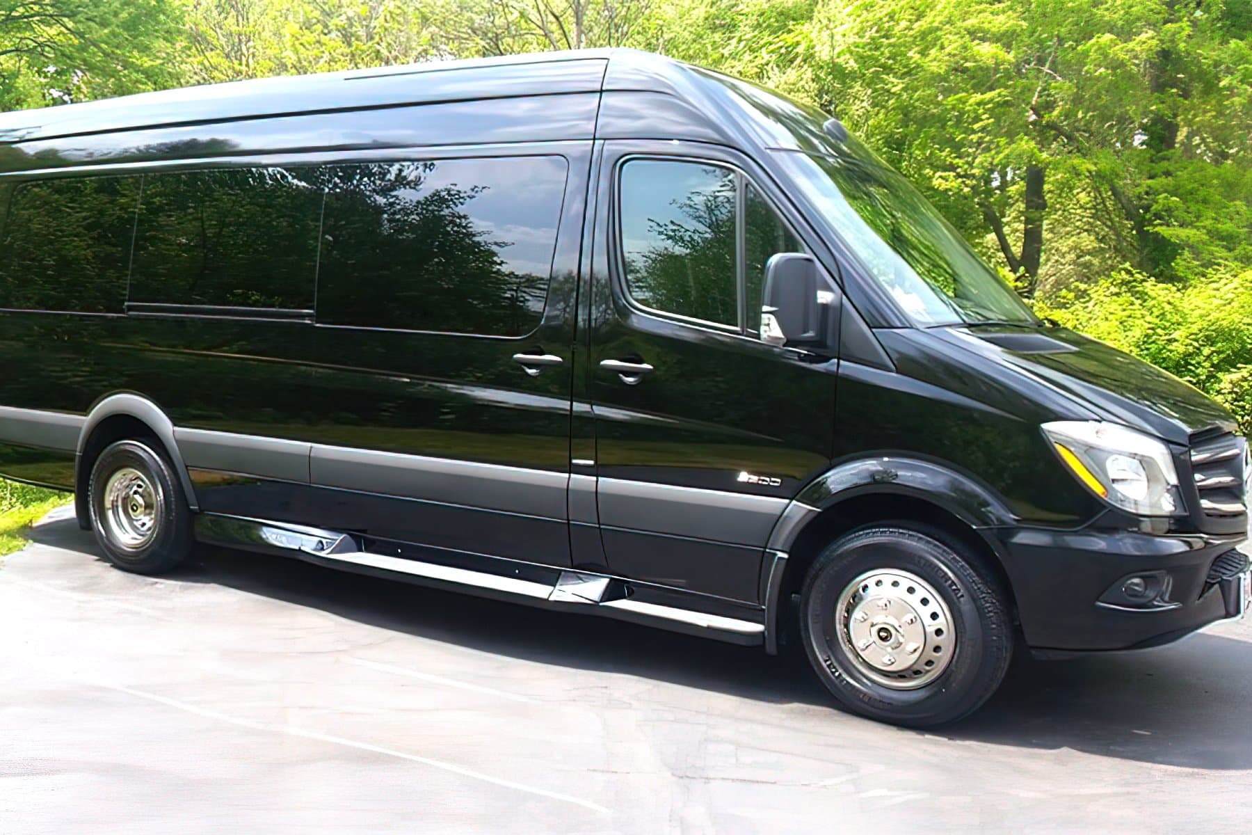 12 PAX Mercedes Sprinter Limousine exterior 2