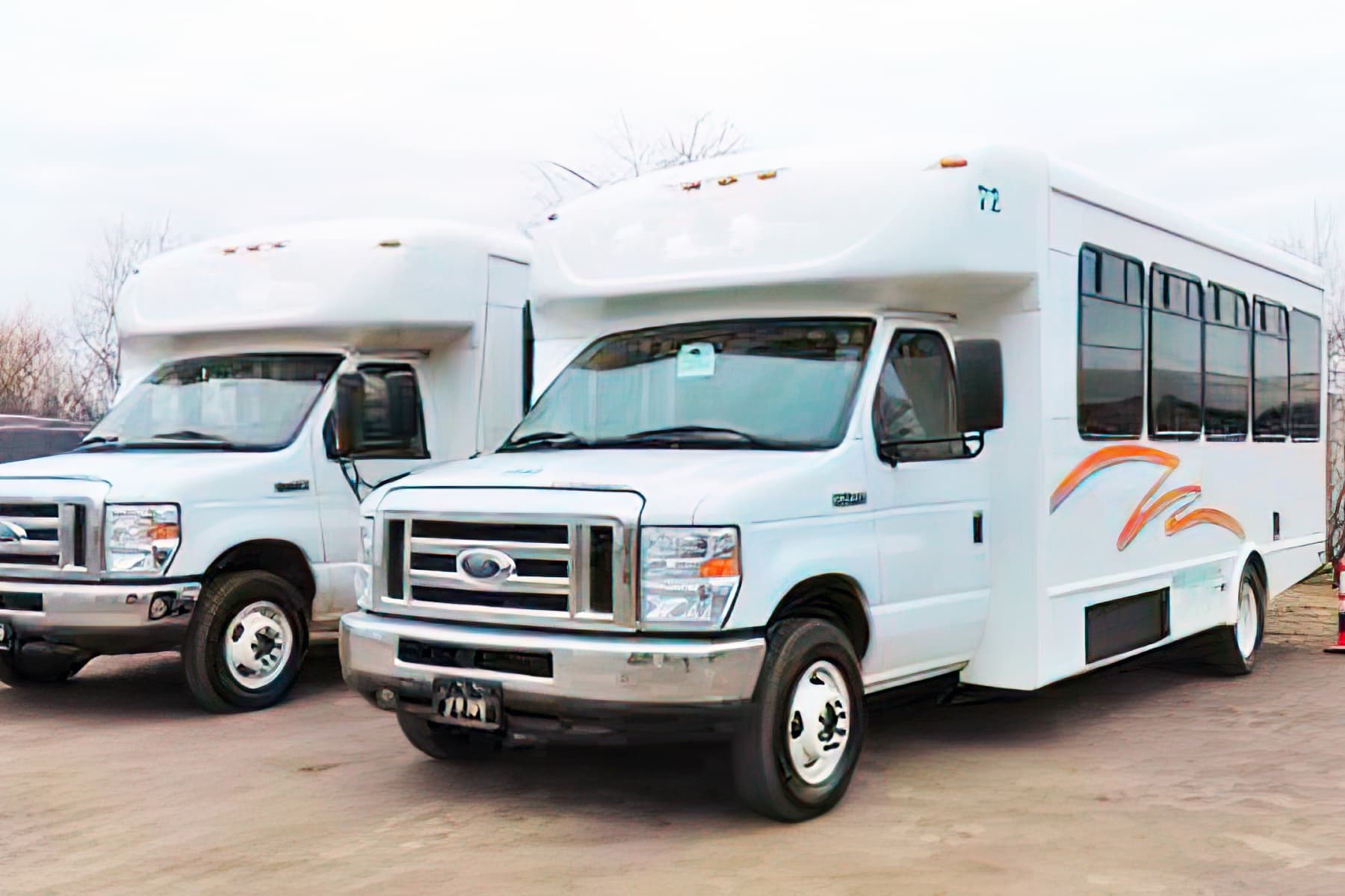 25-PASSENGER MOTORCOACH - Motor Coach for charter